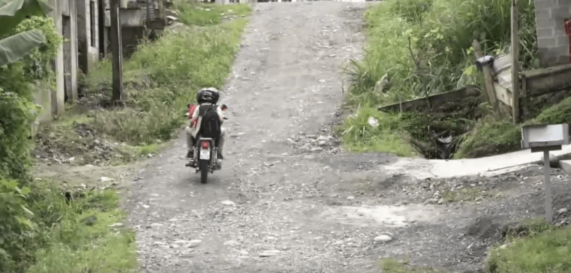 LOS VECINOS EXIGEN EL MANTENIMIENTO DEL ALCANTARILLADO EN BELLAVISTA