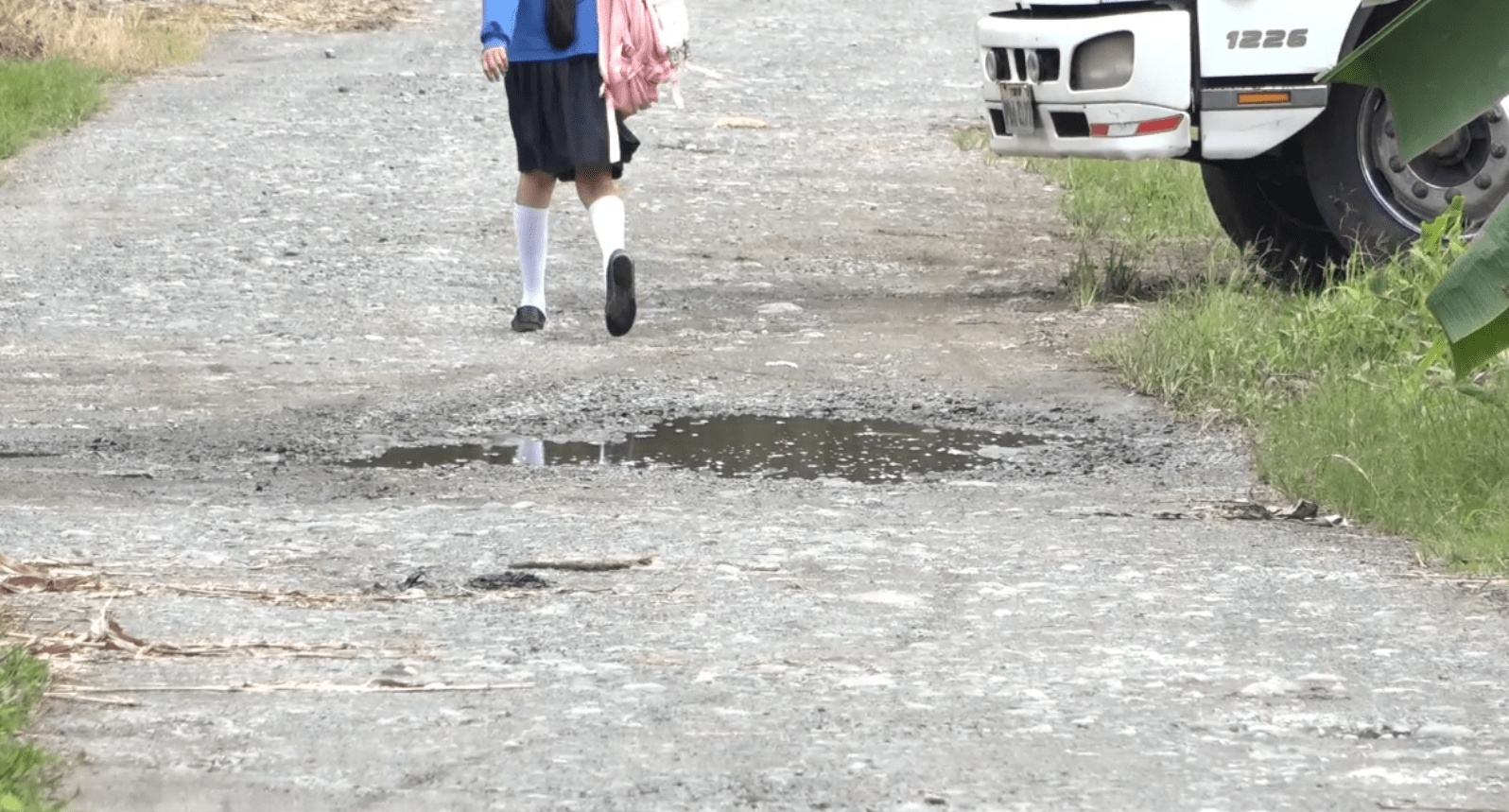 MORADORES DE NUEVA LOJA DENUNCIAN PROBLEMAS EN EL ALCANTARILLADO