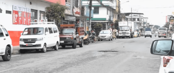 LA AV. PATRICIO ROMERO BARBERIS SE ENCUENTRA LLENA DE HUECOS