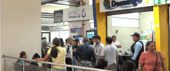 MORADORES EXIGEN CONEXIÓN DE AGUA POTABLE EN EL KM 3 VÍA UMPECHICO