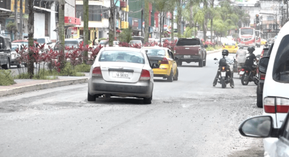 PIDEN QUE CONCLUYAN CON LOS TRABAJOS EN EL ALCANTARILLADO DE LA AV. CHONE
