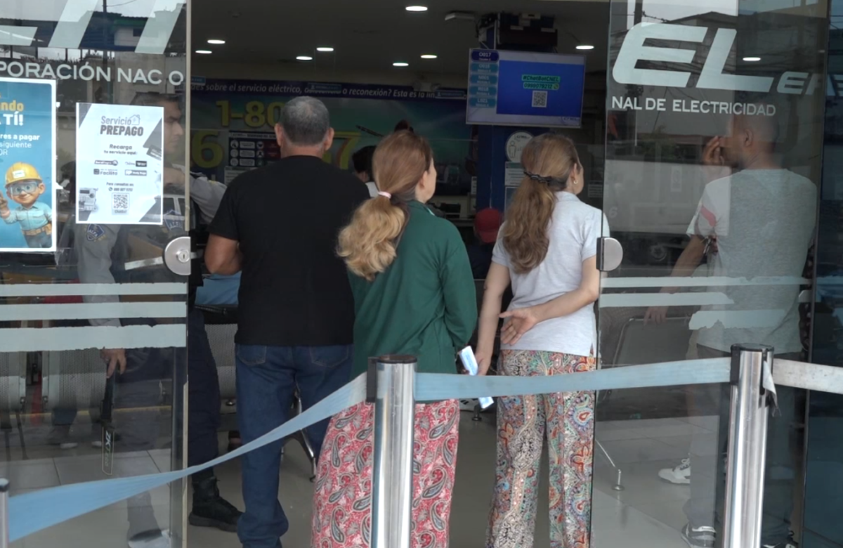 USUARIOS DENUNCIAN PLANILLAS ELEVADAS Y TRABAS PARA OBTENER MEDIDORES EN CNEL