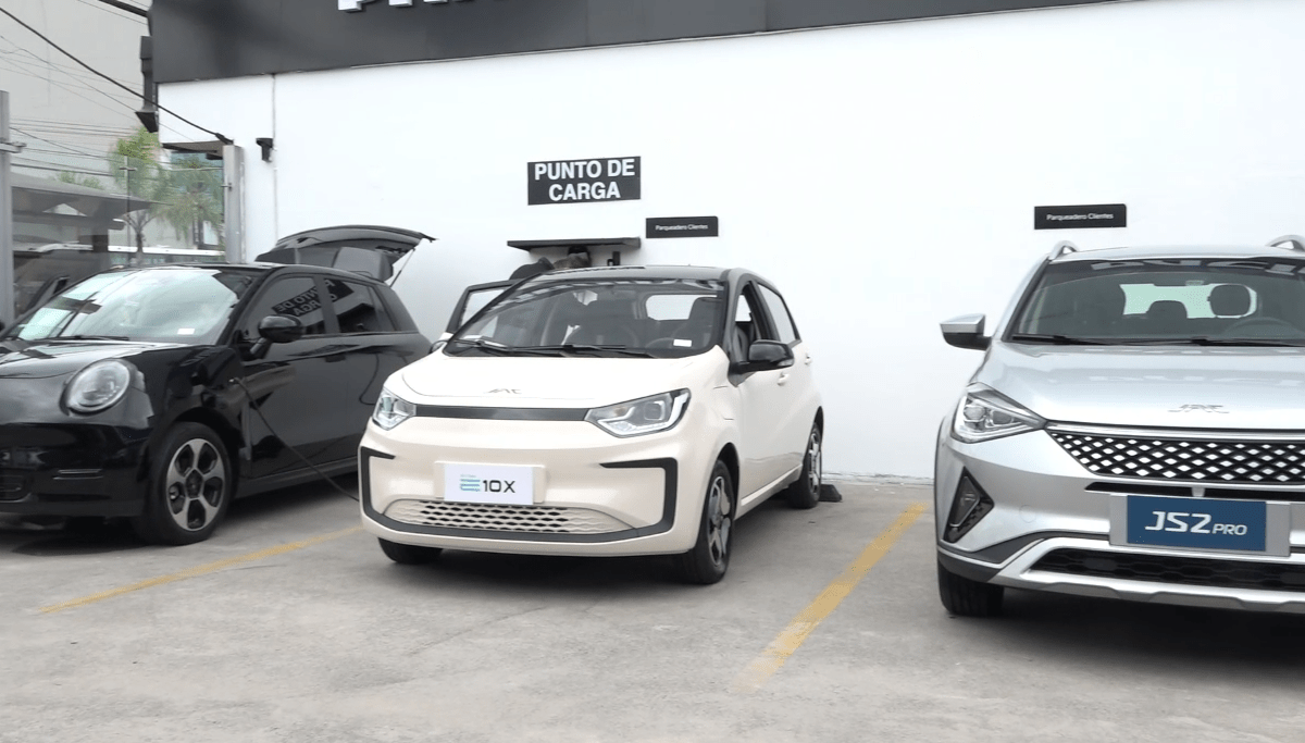 EMPROMOTOR INAUGURA CASA COMERCIAL Y PRESENTA VEHÍCULOS ELÉCTRICOS