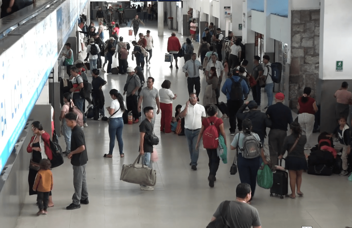 17 MIL PERSONAS DIARIAS SE MOVILIZARON POR LA TERMINAL DE SANTO DOMINGO EN CARNAVAL