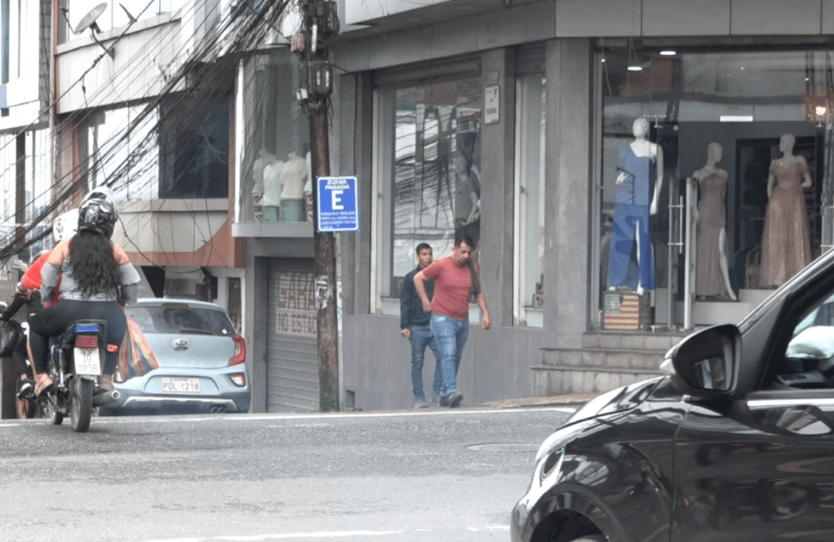 LA EPMT-SD SUSPENDIÓ EL PROYECTO DE SANCIONAR CON CÁMARAS EN ZONAS AZULES