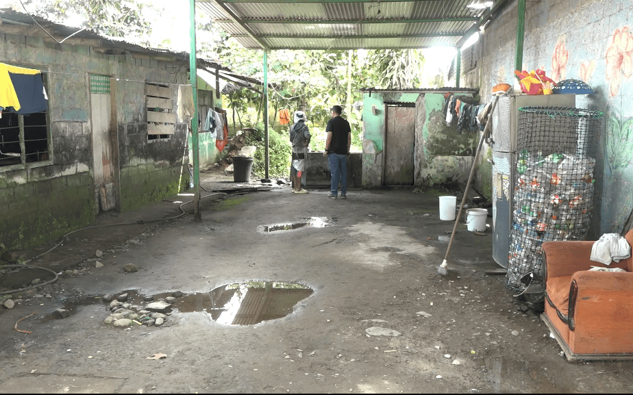 2 CASAS SE INUNDARON EN SAN GABRIEL DEL BABA TRAS FUERTES LLUVIAS