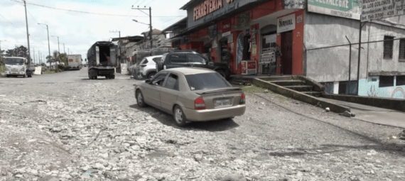 LOS MORADORES EXIGEN EL ARREGLO DE LA CALLE RÍO VERDE