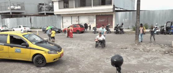 USUARIOS TIENEN PROBLEMAS PARA INGRESAR AL HOSPITAL GUSTAVO DOMINGUEZ