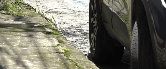 CABLES CAÍDOS Y VÍAS EN MAL ESTADO GENERAN RIESGO EN LA CALLE COCANIGUAS