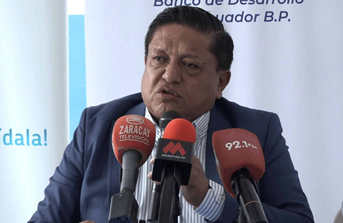 AUTORIDADES DEL BDE RECORRIERON LA PLANTA DE TRATAMIENTO DE AGUA POTABLE DE STO. DGO.