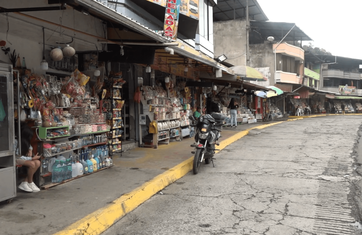 LOS COMERCIANTES DE ALLURIQUÍN PODRÁN EXPENDER LICOR ARTESANAL