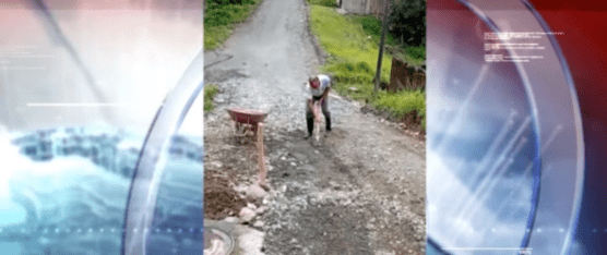 EN EL BARRIO 4 DE JULIO TIENEN PROBLEMAS CON UNA ALCANTARILLA