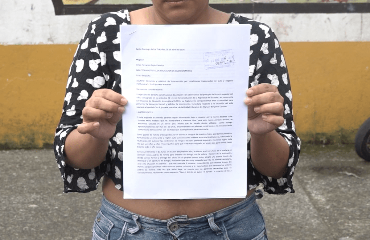 LAS MADRES DE FAMILIA DENUNCIAN EL MAL ESTADO DEL PARALELO