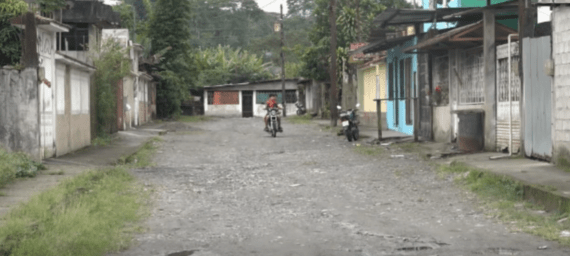 EN LA MAYA MONCAYO ESPERAN EL ARREGLO DE LAS CALLES