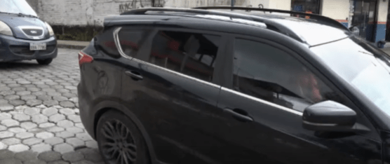 RIESGO PARA PARA TRANSEÚNTES Y CONDUCTORES POR SOCAVÓN