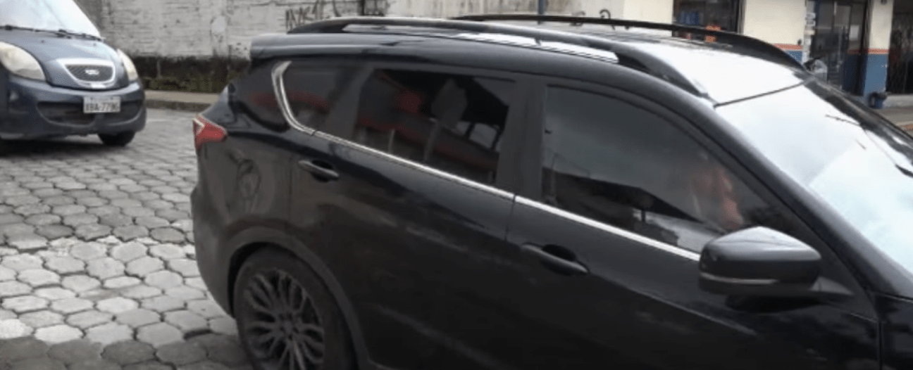 RIESGO PARA PARA TRANSEÚNTES Y CONDUCTORES POR SOCAVÓN