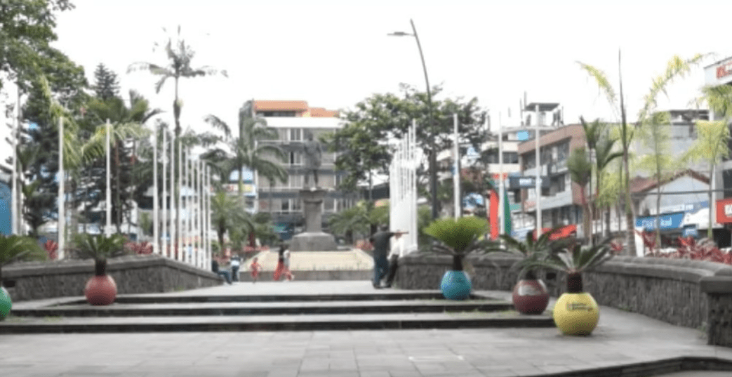 LOS VISITANTES EXIGEN EL MANTENIMIENTO DEL PARQUE ZARACAY