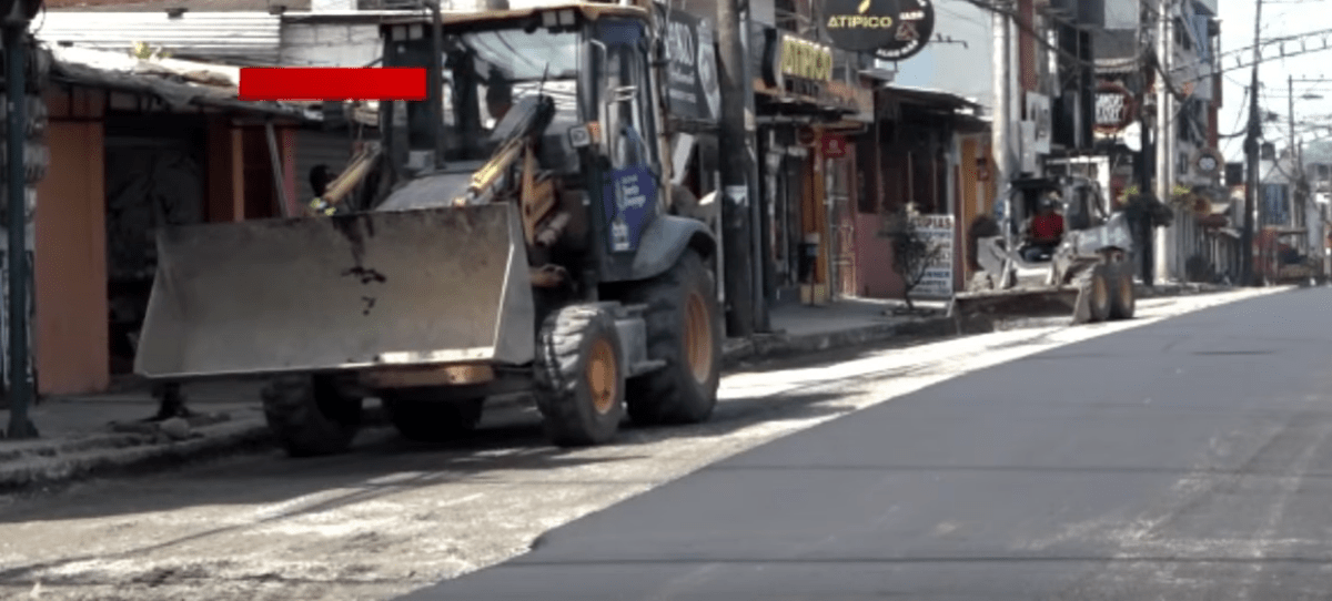 EL GAD MUNICIPAL ARRANCÓ CON EL RECAPEO DE VARIOS ACCESOS