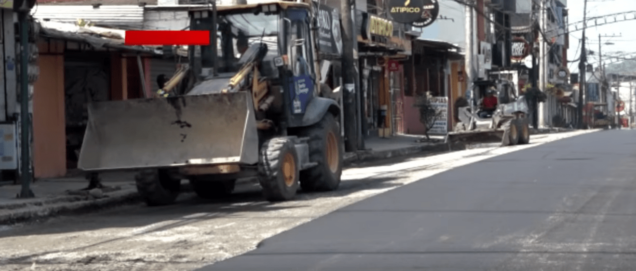 EL GAD MUNICIPAL ARRANCÓ CON EL RECAPEO DE VARIOS ACCESOS