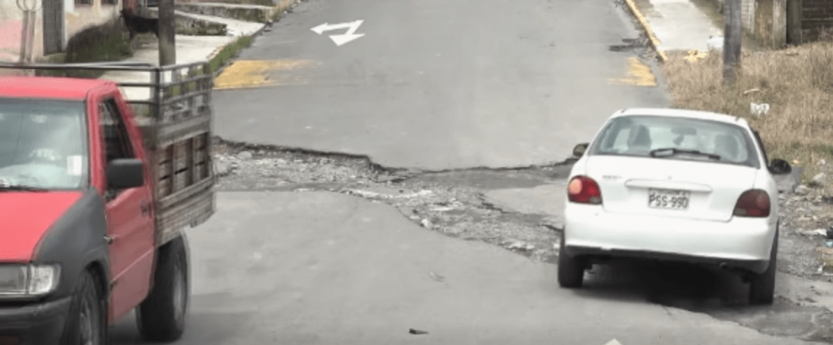 LOS CONDUCTORES DENUNCIAN EL MAL ESTADO DE LA CALLE LOS CALCHAQUÍES