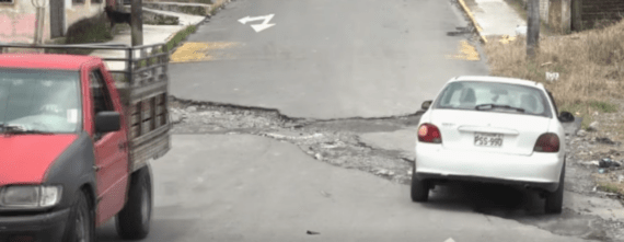 LOS CONDUCTORES DENUNCIAN EL MAL ESTADO DE LA CALLE LOS CALCHAQUÍES