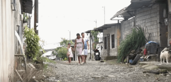 LOS VECINOS DEL BARRIO JESÚS DEL GRAN PODER TIENEN QUE PAGAR ALTOS RUBROS