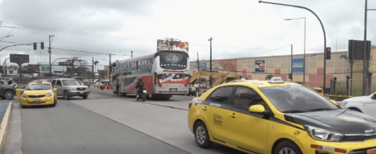 CIERRE PARCIAL DE LA AV. QUITO CAUSÓ TRÁFICO EN ESTE ACCESO