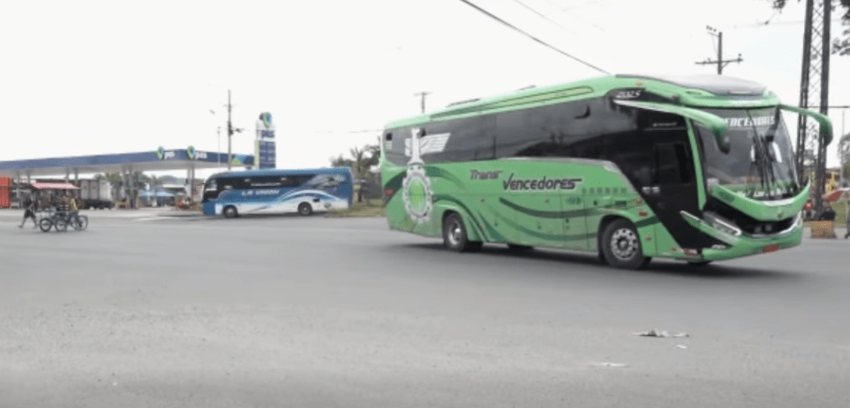 PEATONES PIDEN SEGURIDAD EN EL BYPASS QUININDÉ – CHONE