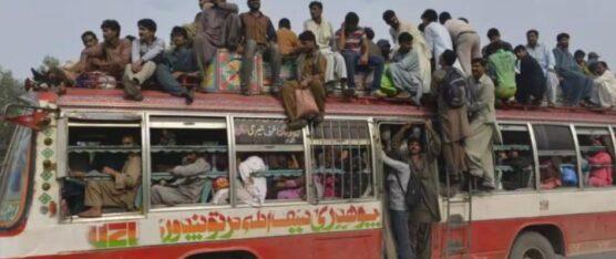 ¡TRAGEDIA EN PAKISTÁN! 10 MUERTOS Y 20 HERIDOS TRAS VOLCAMIENTO DE BUS TURÍSTICO