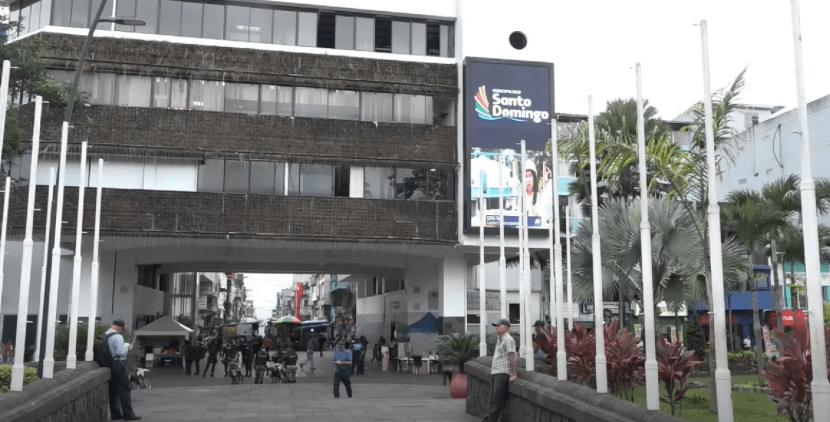 ORGANIZACIONES Y COLECTIVOS SOCIALES REALIZARON UN PLANTÓN