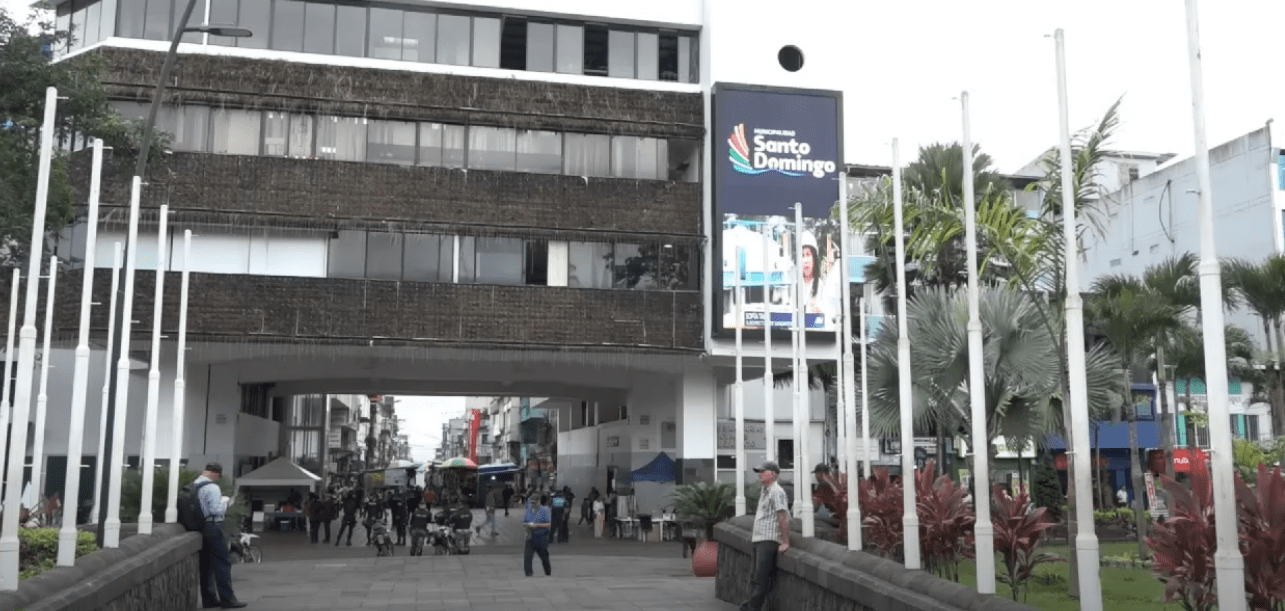 ORGANIZACIONES Y COLECTIVOS SOCIALES REALIZARON UN PLANTÓN