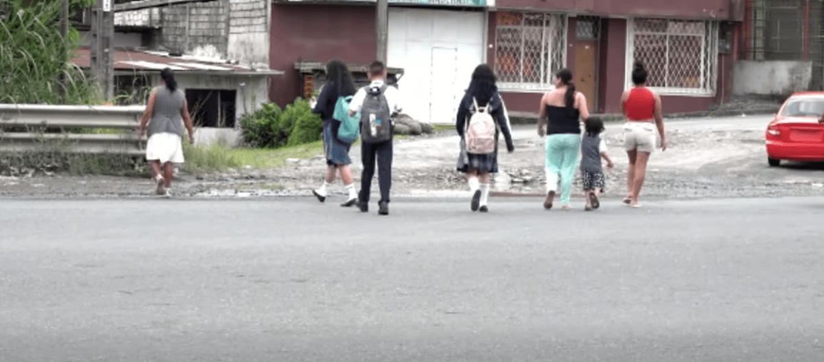 ALERTAN SOBRE EL PELIGRO VIAL EN EL SECTOR DE LOS COLONOS