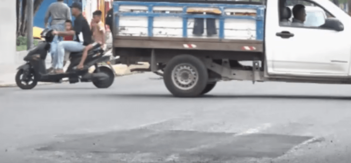 LA AV. ESMERALDAS ES INTERVENIDA POR TRAMOS