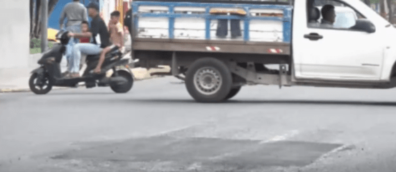 LA AV. ESMERALDAS ES INTERVENIDA POR TRAMOS