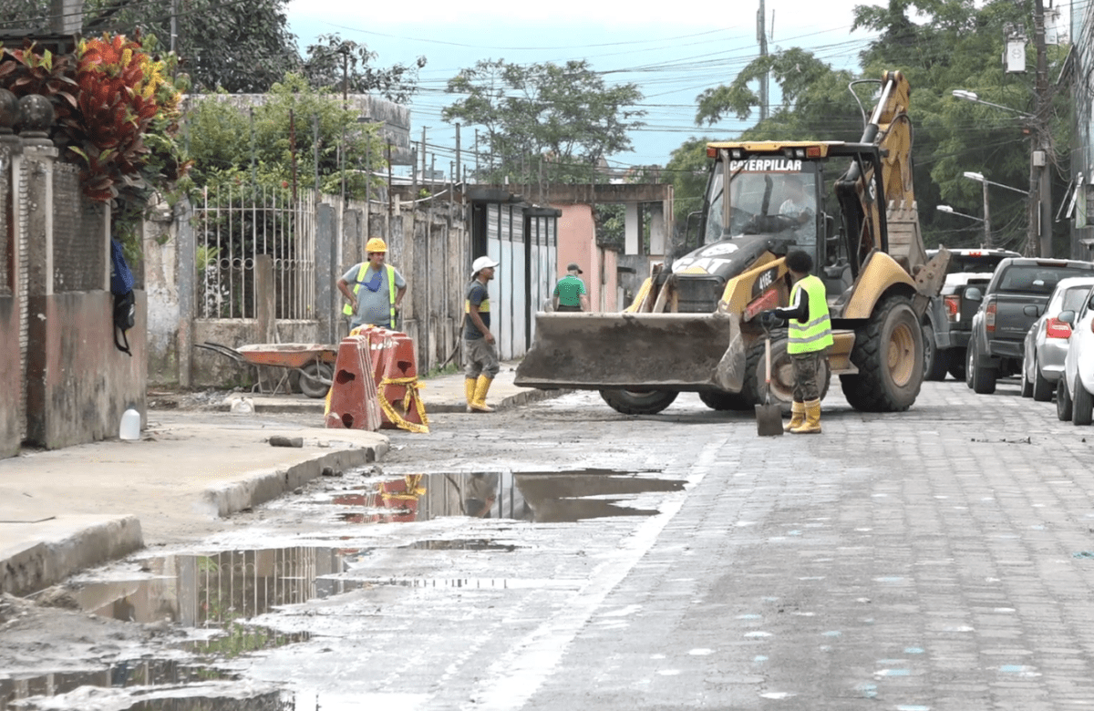 MUNICIPIO RETOMA OBRA SANITARIA EN LA URBANIZACIÓN PAZMIÑO