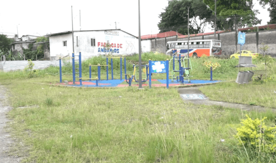 LOS VECINOS SUFREN POR UN PARQUE RECREATIVO CON MALOS OLORES