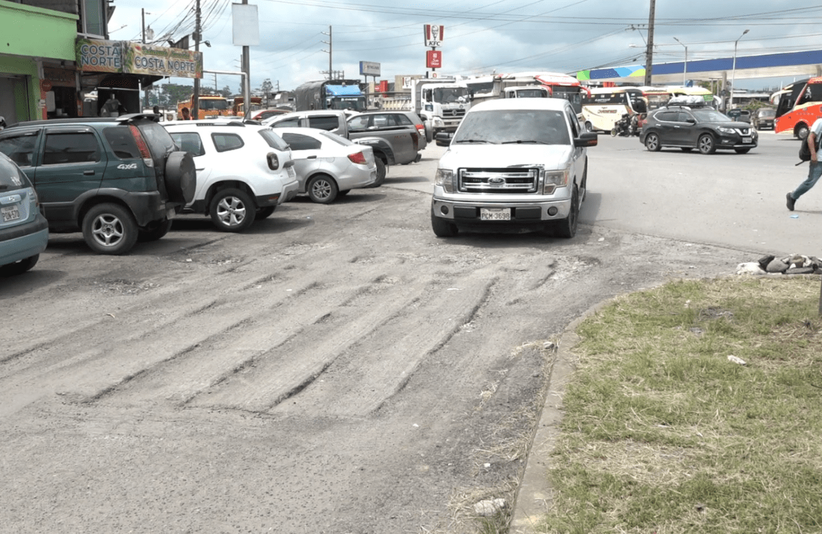 LOS CONDUCTORES PIDEN QUE CULMINEN EL RECAPEO DE LA AV. MONSEÑOR EMILIO STEHLE