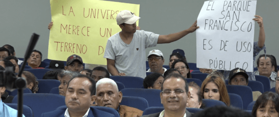 LOS VECINOS DE LA COOP. DOS PINOS ACUDIERON AL SALÓN LEGISLATIVO