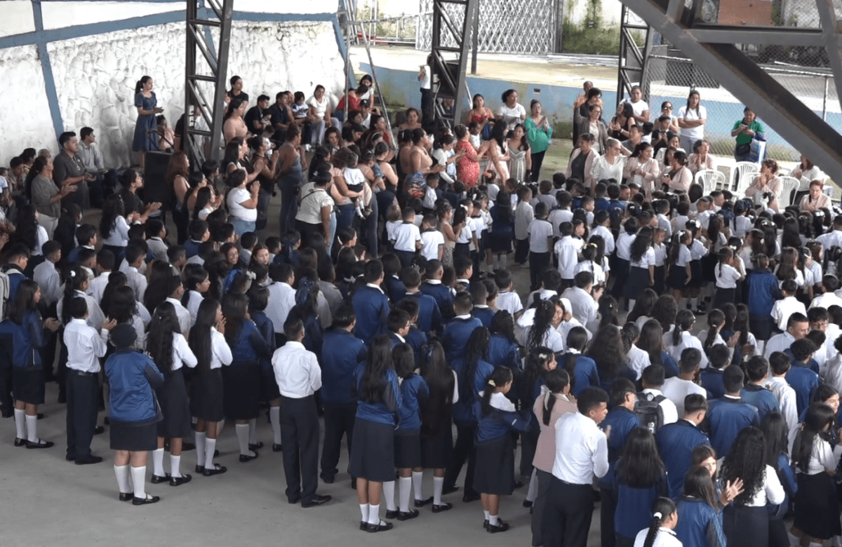 EL CICLO COSTA – GALÁPAGOS INICIÓ CLASES ESCOLARES