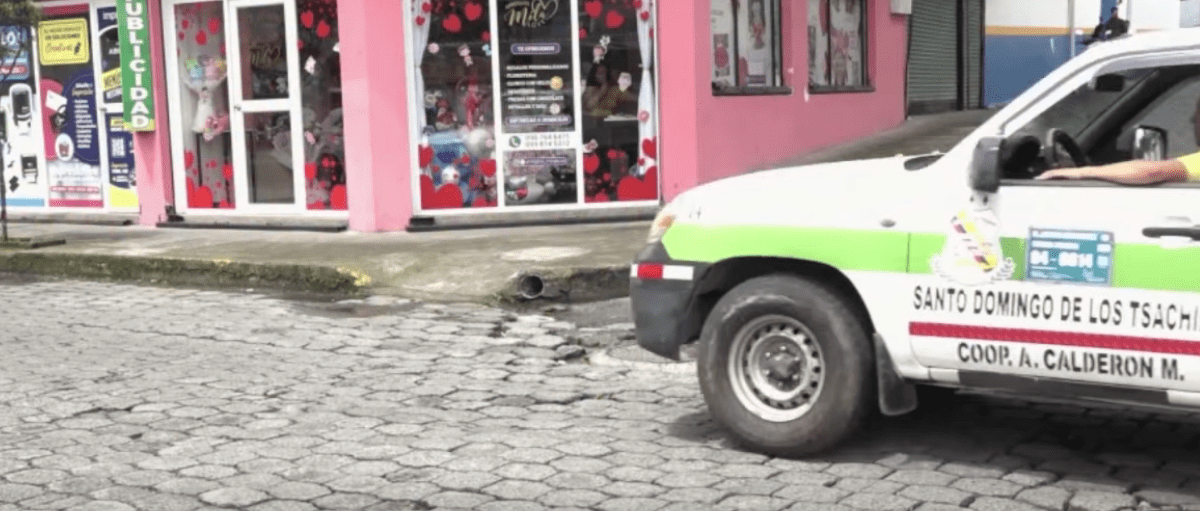 LA CALLE RÍO BABA SE ESTÁ HUNDIENDO