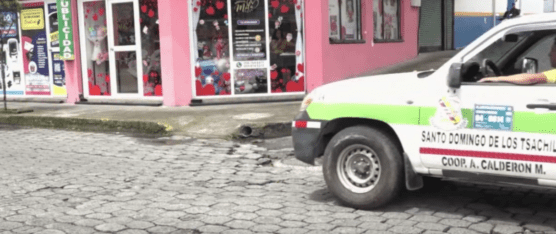 LA CALLE RÍO BABA SE ESTÁ HUNDIENDO
