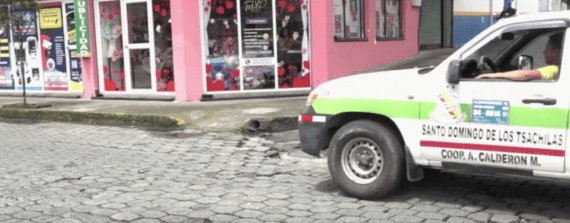 LA CALLE RÍO BABA SE ESTÁ HUNDIENDO