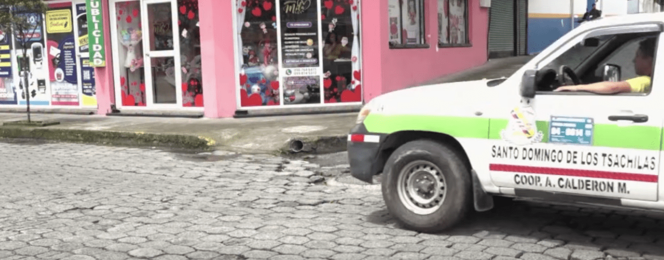 LA CALLE RÍO BABA SE ESTÁ HUNDIENDO