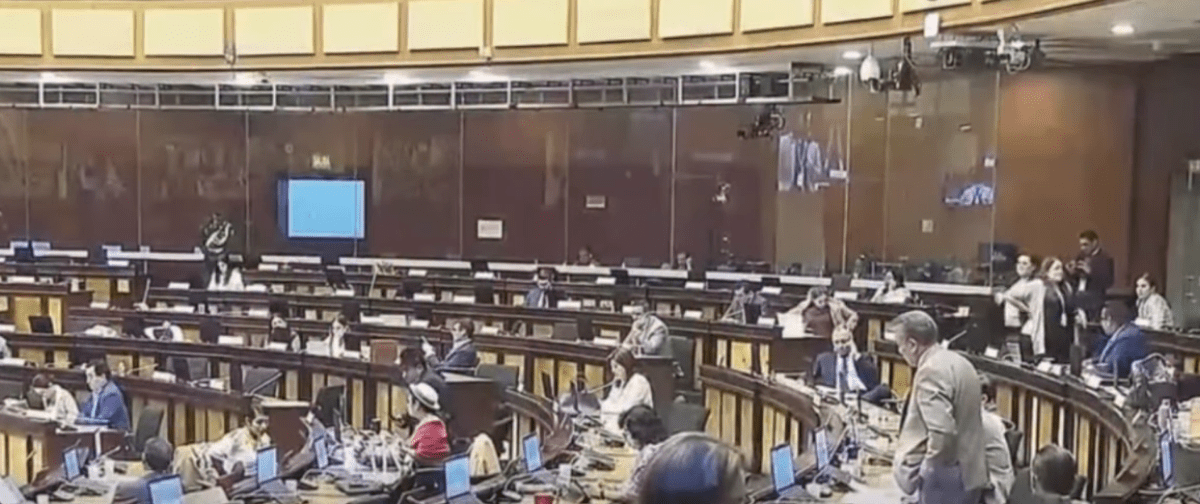 LOS ASAMBLEÍSTAS DE OPOSICIÓN CUESTIONARON LOS CAMBIOS EN EL ORDEN DÍA