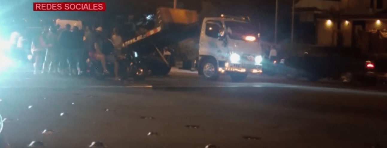 UNA TRIPLE COLISIÓN OCURRIÓ EN EL BYPASS QUITO - QUEVEDO