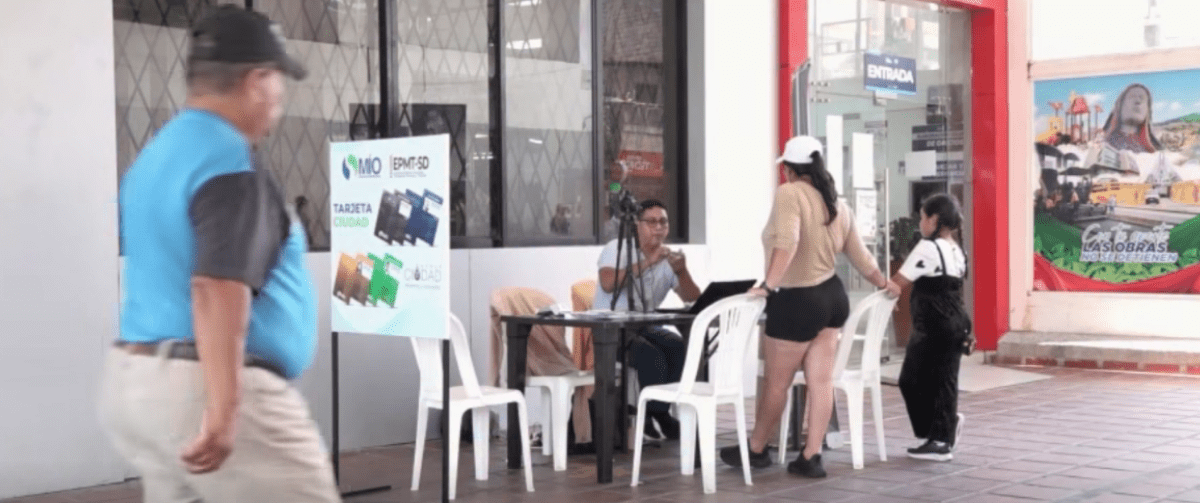 SE RESISTEN EN ADQUIRIR LAS TARJETAS ELECTRÓNICAS PARA EL PASAJE