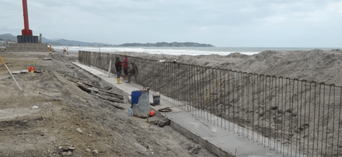 LA EJECUCIÓN DE OBRAS EN LA PLAYA GENERA INCERTIDUMBRE EN PEDERNALES