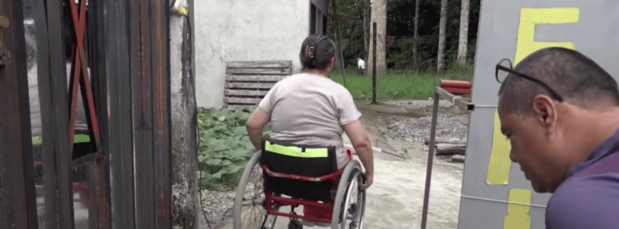 TIENEN UN TALLER PARA REPARAR Y FABRICAR SILLAS DE RUEDAS