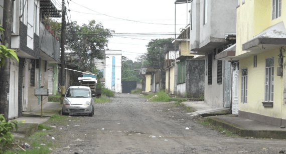 LOS VECINOS DEL BARRIO LA MERCED CON SUS RECURSOS HACEN MEJORAS