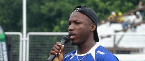 MOISÉS CAICEDO COMPARTIÓ CON LA COMUNIDAD SANTODOMINGUEÑA